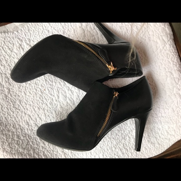 Black stiletto w/ gold zipper - Picture 2 of 5